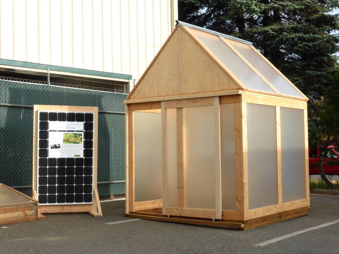 Free Diy Greenhouse Plans Using Recycled Material The Re Store 9945